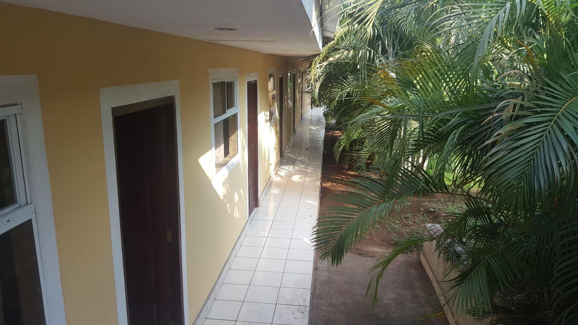 Hotel La Arboleda Managua Exterior foto
